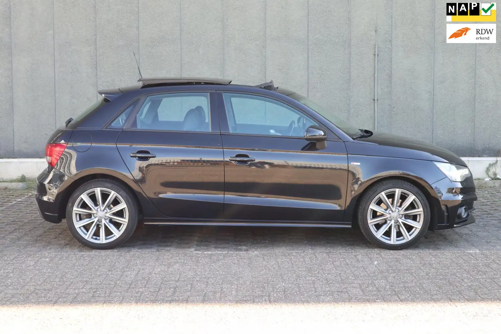 Audi A1 Sportback 1.4 TFSI Pro Line S Zwart - 1