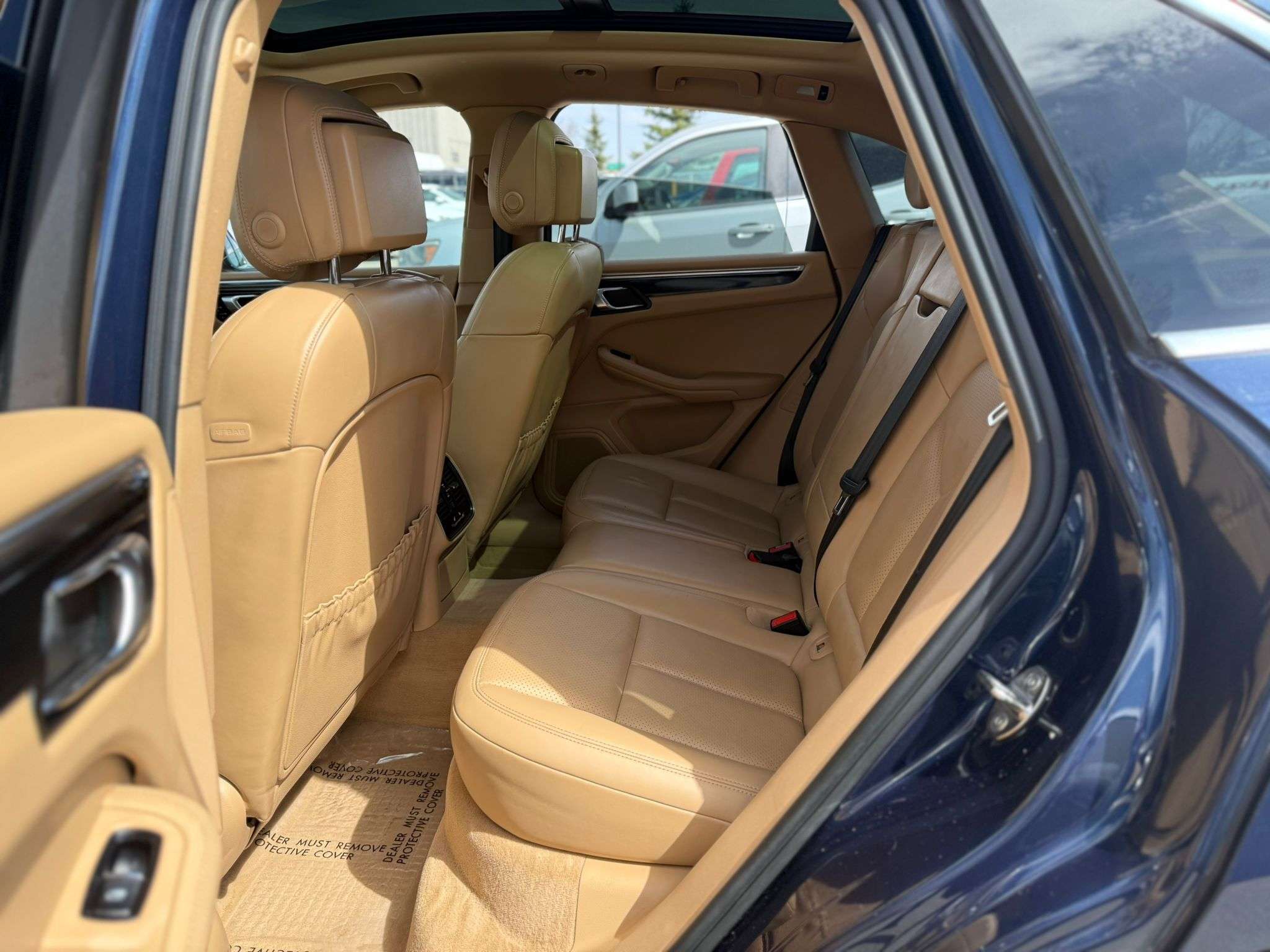 2015 Porsche Macan AWD 4dr S thumb 9