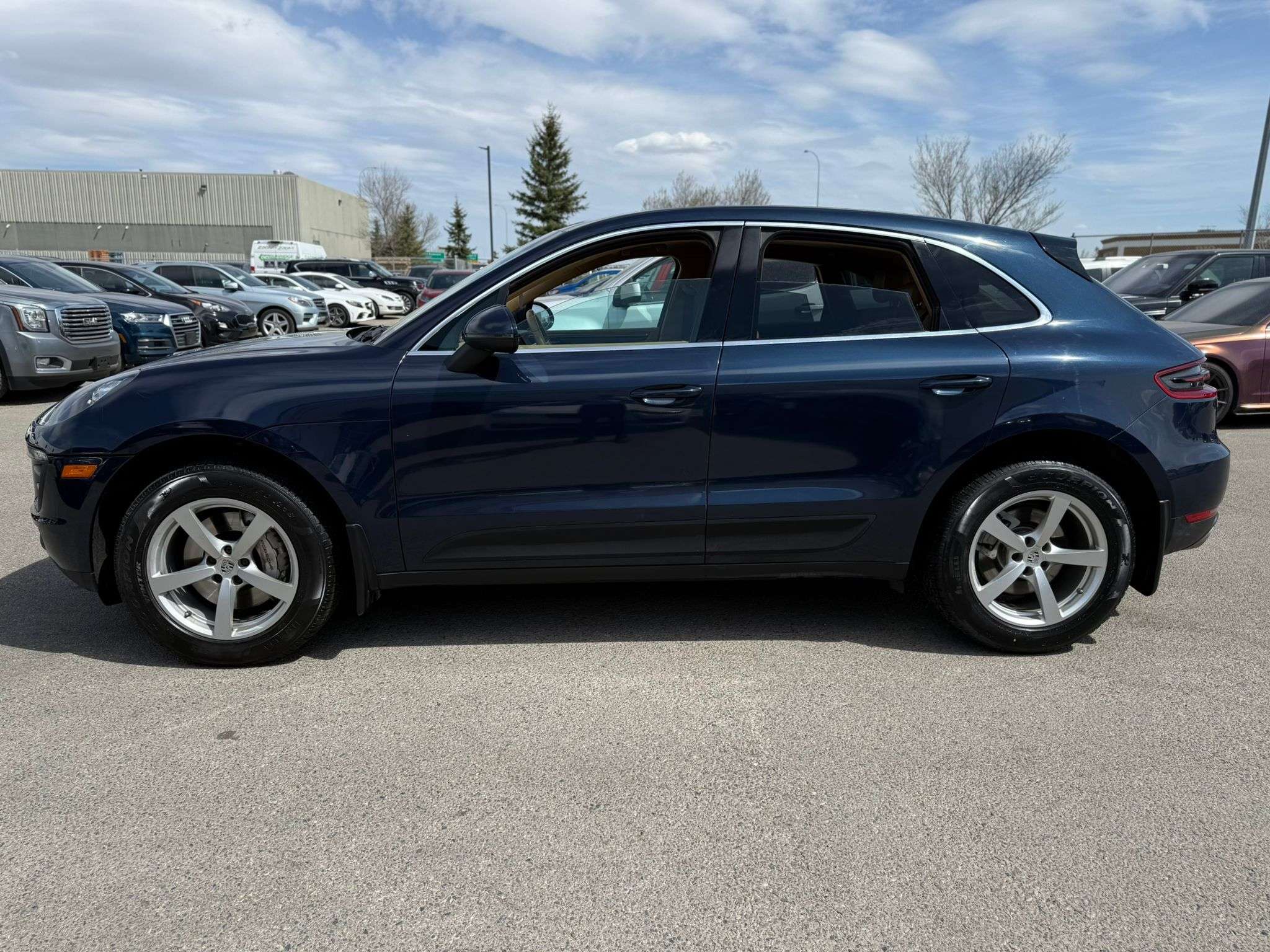 2015 Porsche Macan AWD 4dr S thumb 8