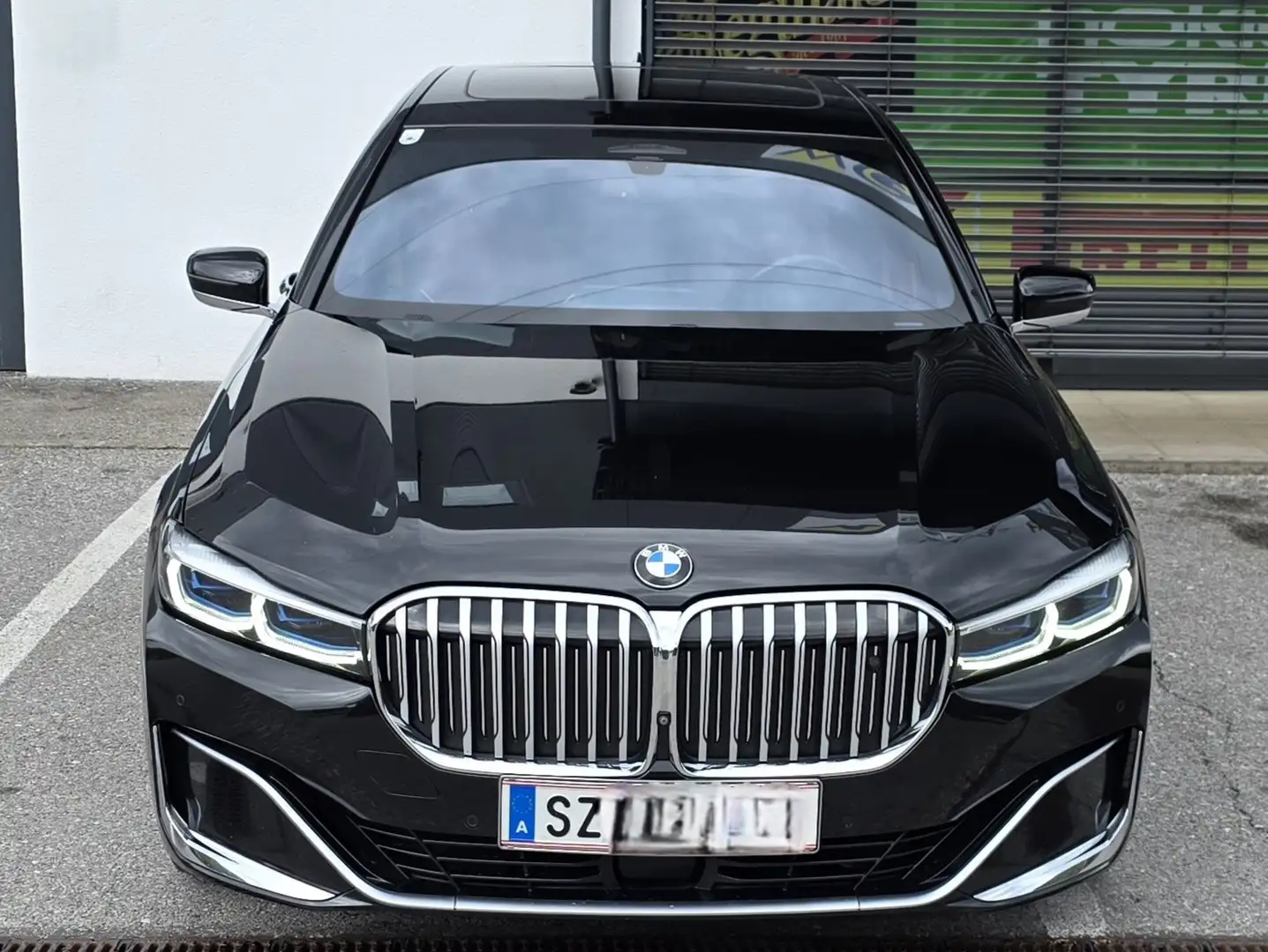 BMW 750 750Ld xDrive Aut. Schwarz - 2