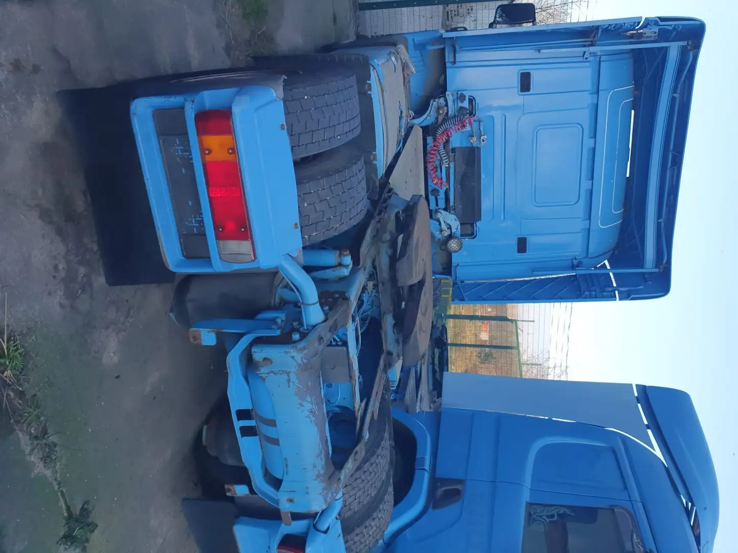 Trucks-Lkw Scania p124 Blau - 2