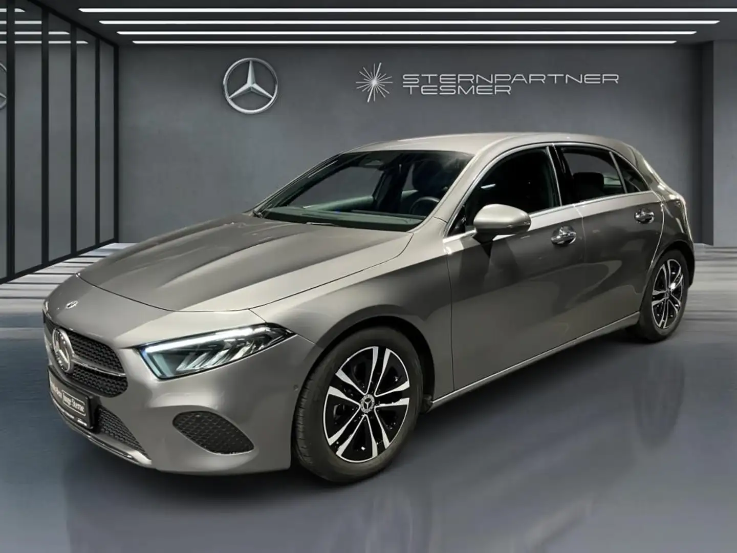 Mercedes-Benz A 180 Progressive,CarP., AHK, MBUX, Kamera Grau - 1