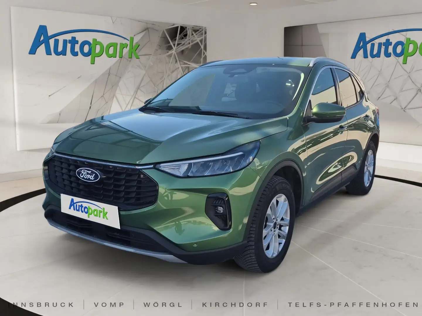 Ford Kuga FHEV Titanium CVT 4WD Grün - 1