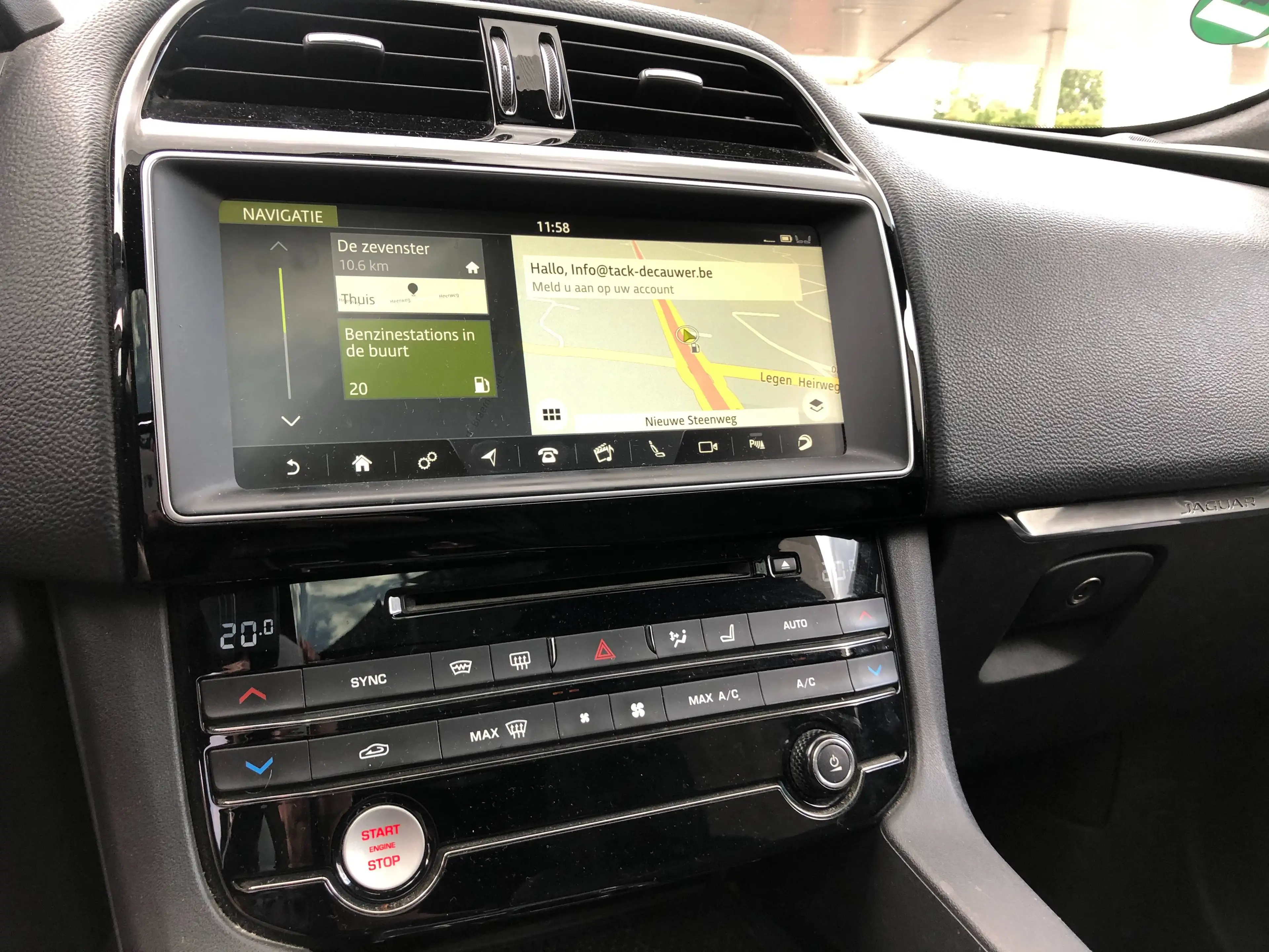 Jaguar F-Pace F-Pace 3.0 D V6 AWD Prestige — photo 13