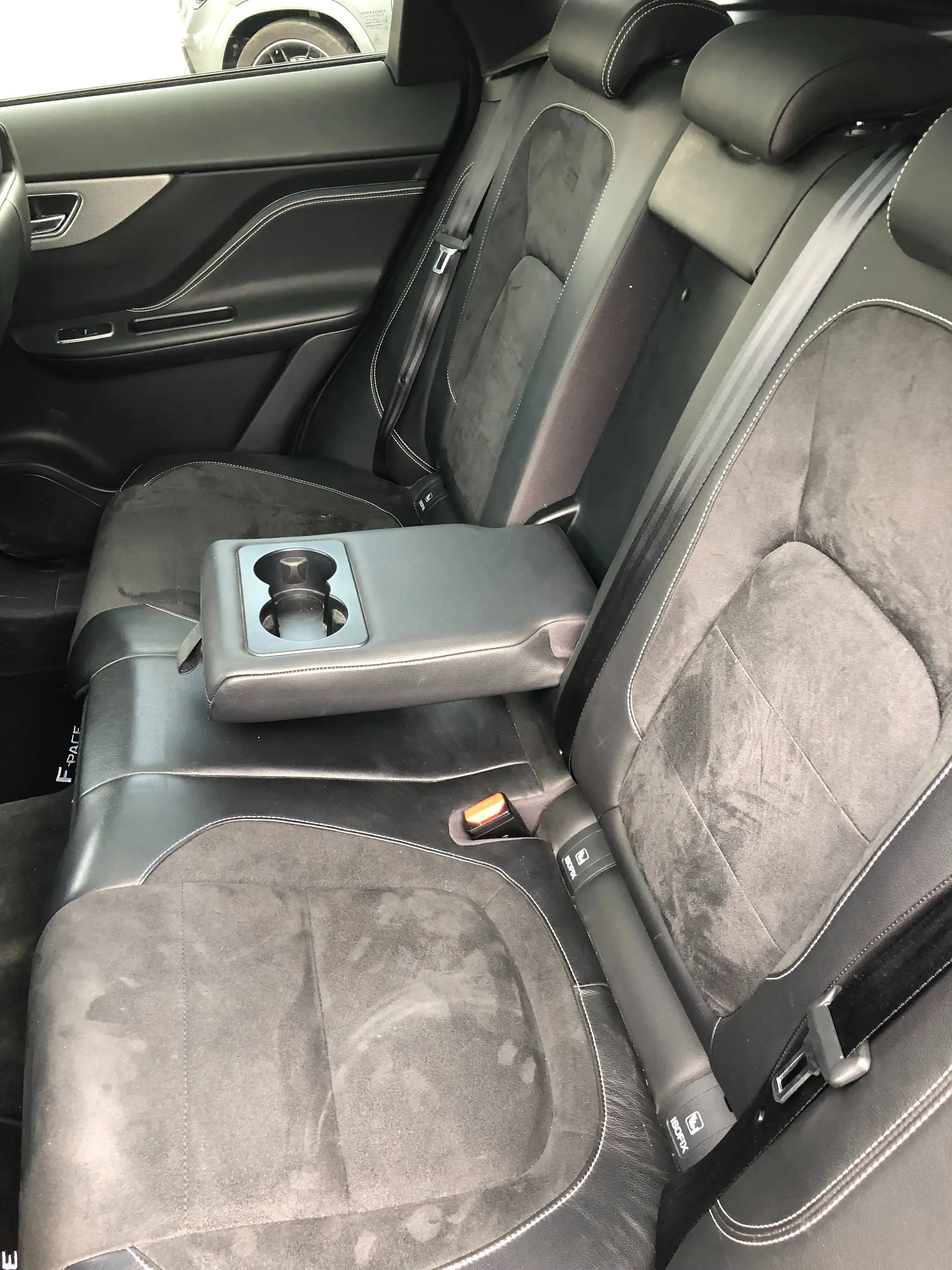 Jaguar F-Pace F-Pace 3.0 D V6 AWD Prestige — photo 9