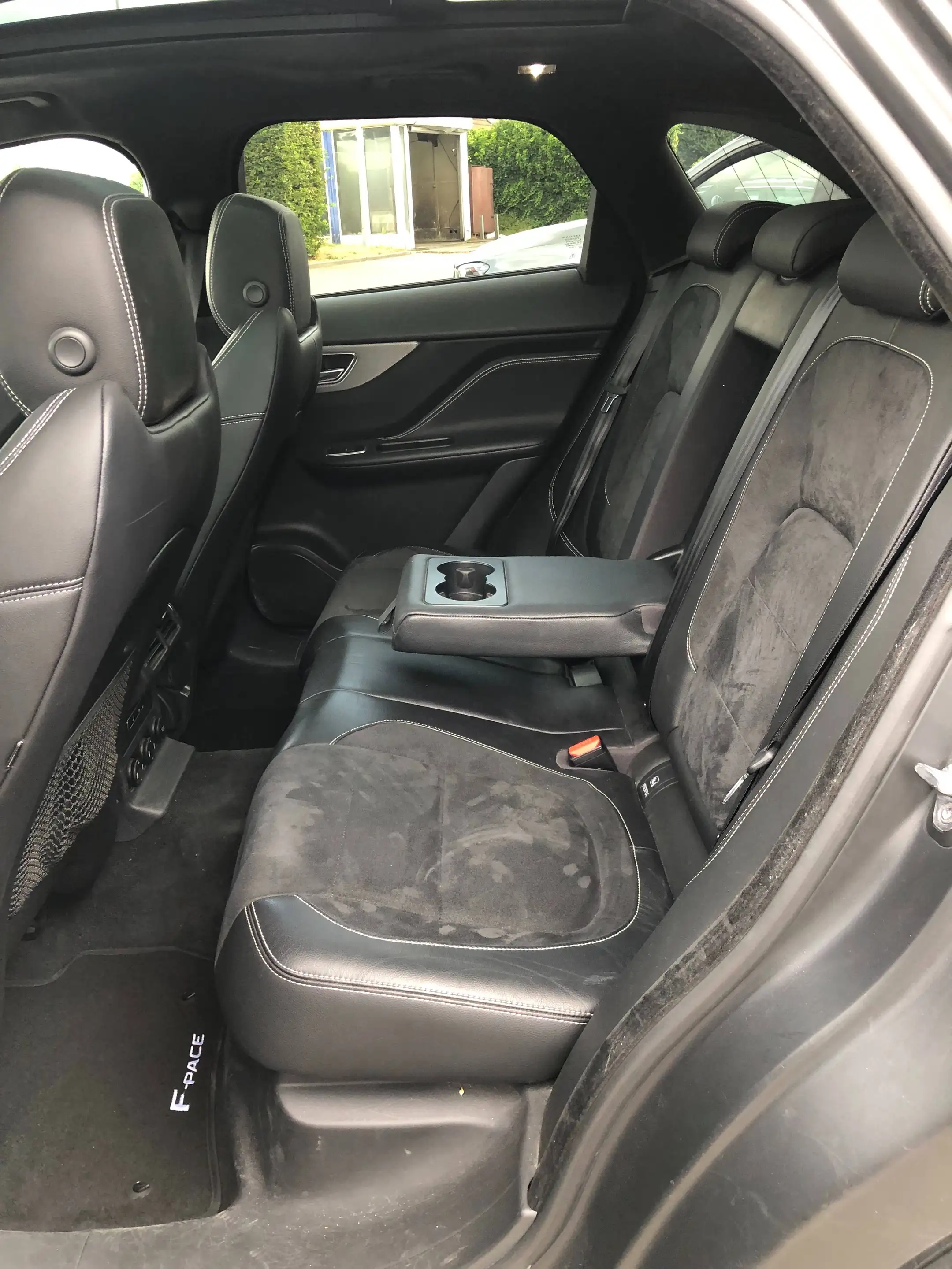 Jaguar F-Pace F-Pace 3.0 D V6 AWD Prestige — photo 8