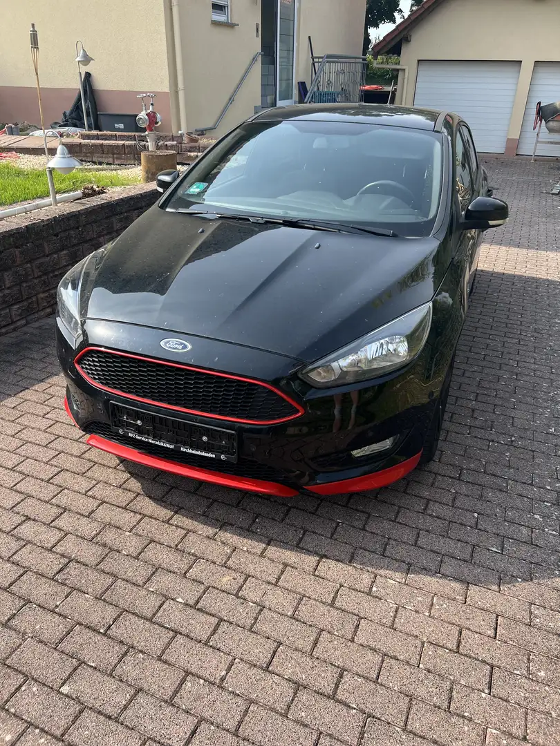 Ford Focus 1.0 EcoBoost Start-Stopp-System ST-Line Černá - 1