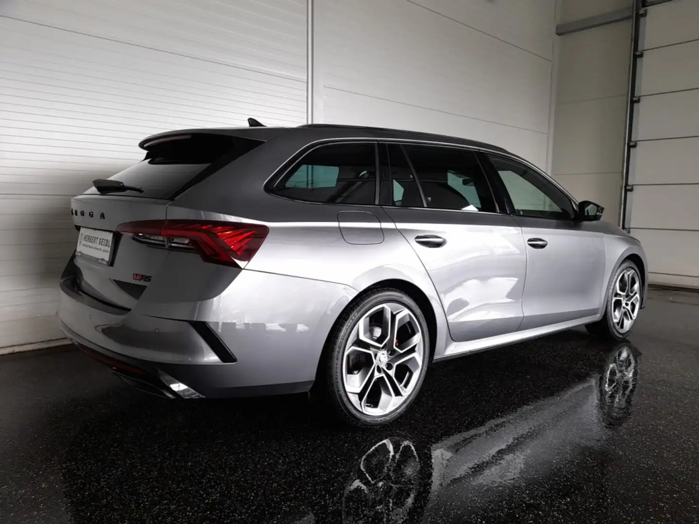 Skoda Octavia Combi "RS EDITION" 4X4 2,0 TDI DSG *19 ZOLL / CHALLENGE & KOMPORT PLUS / MATRIX-LED / DCC / AHV / E-KLAPPE* Grau - 2