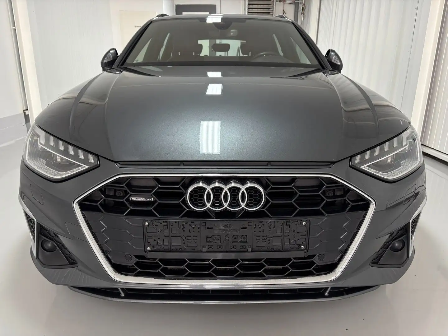 Audi A4 Avant 50 TDI quattro S line/LED/ACC/AHK Gris - 2