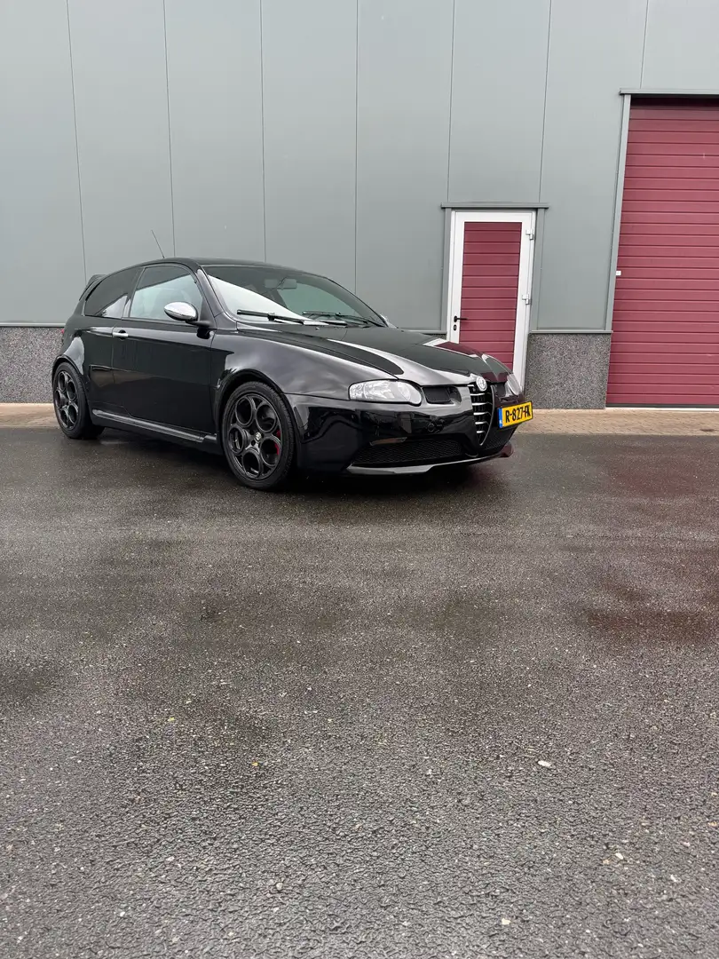 Alfa Romeo 147 3.2 V6 24V GTA - 1