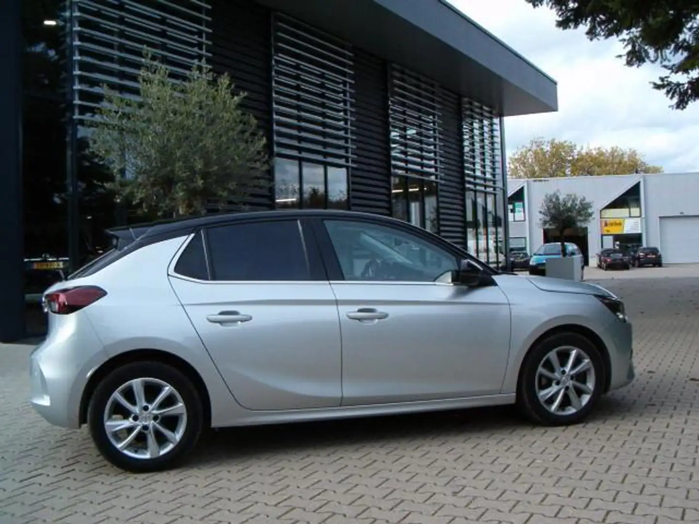 Opel Corsa 1.2 GS Line 101pk Grijs - 1