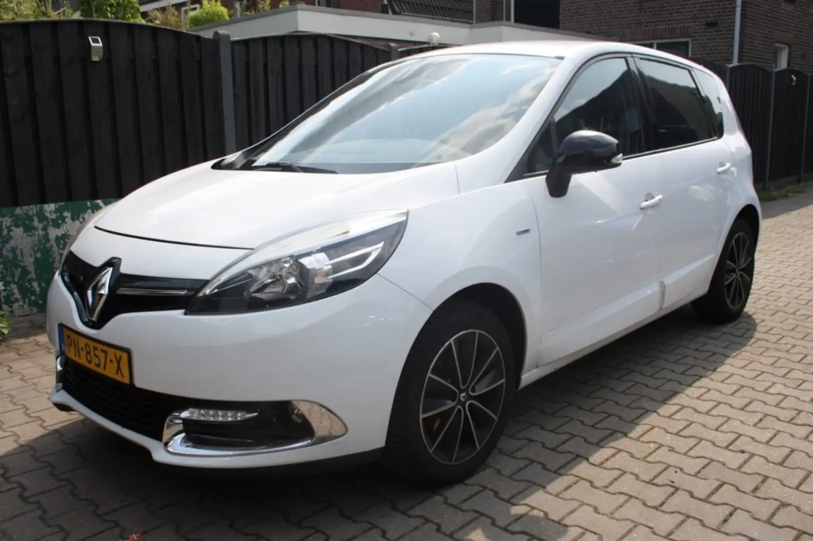 Renault Scenic 1.2 TCe Bose / Navigatie / 133932 KM Bílá - 1