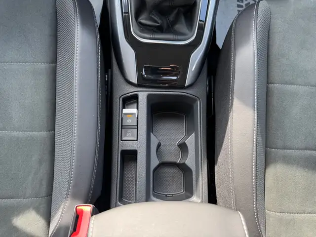 Volkswagen T-Roc view 13