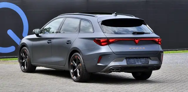 Cupra Leon view 3
