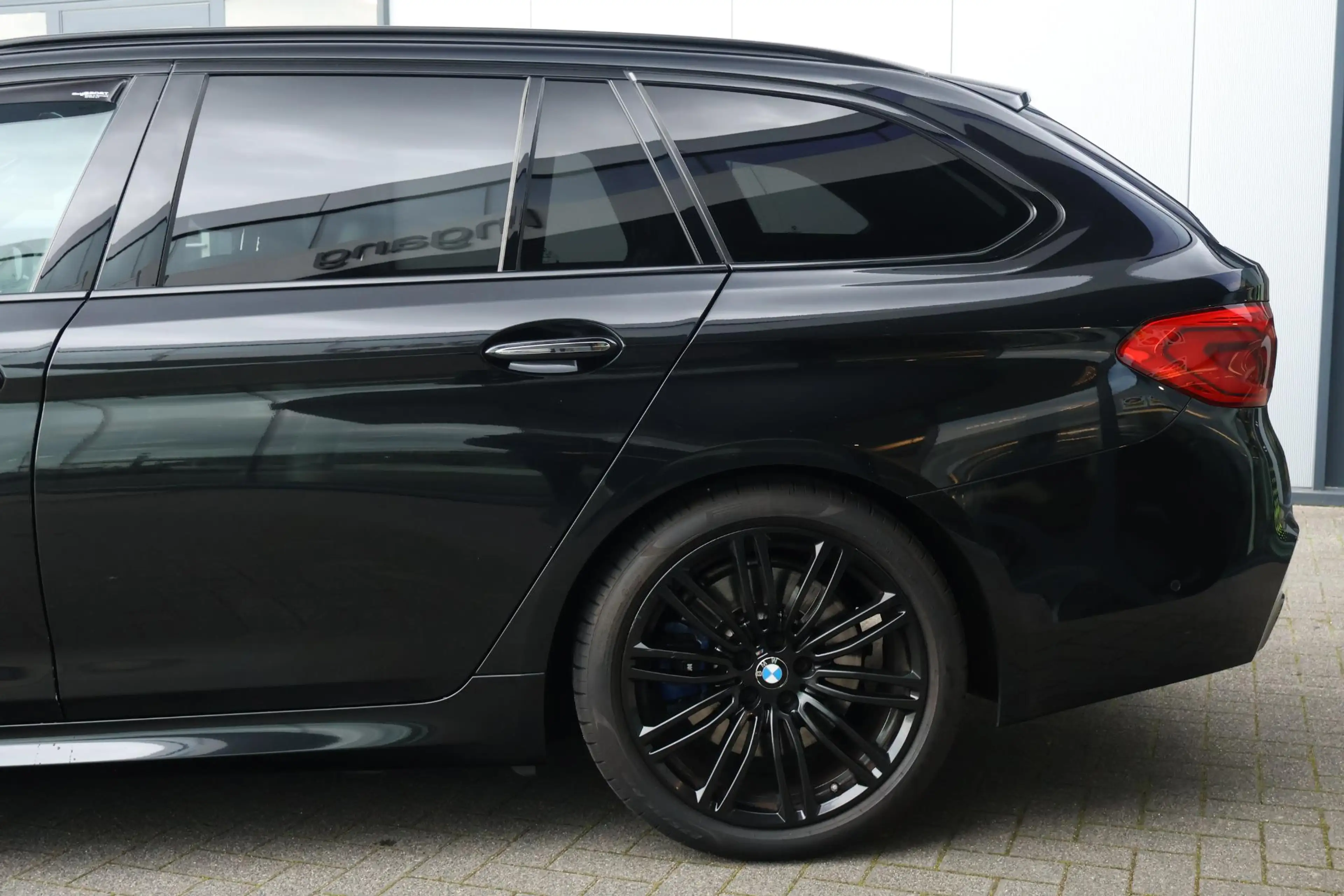BMW 530 5-serie Touring 530i High Executive / M-Sport / St — photo 5