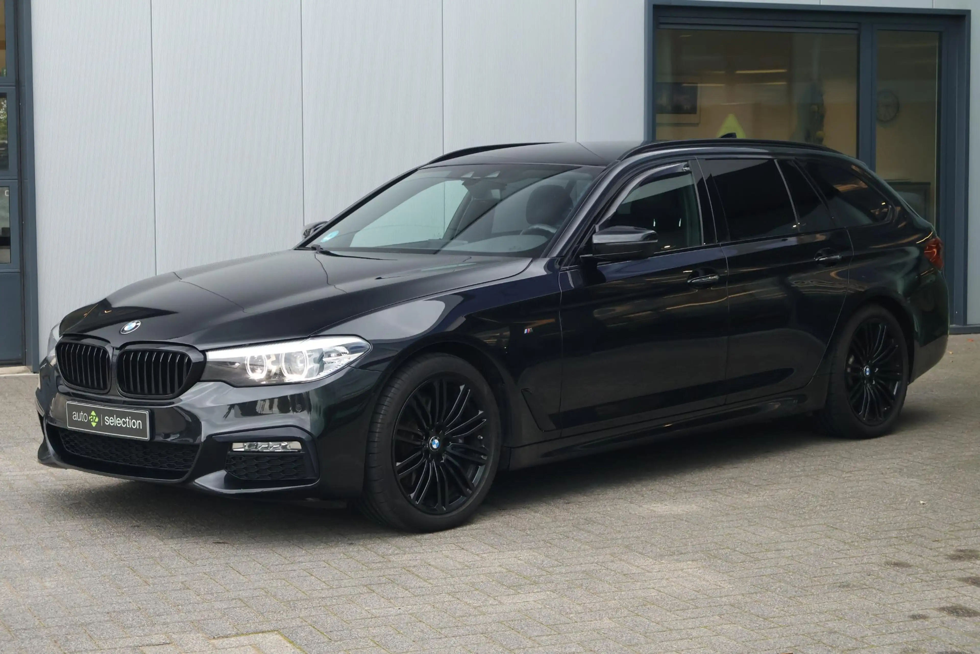 BMW 530 5-serie Touring 530i High Executive / M-Sport / St — photo 6