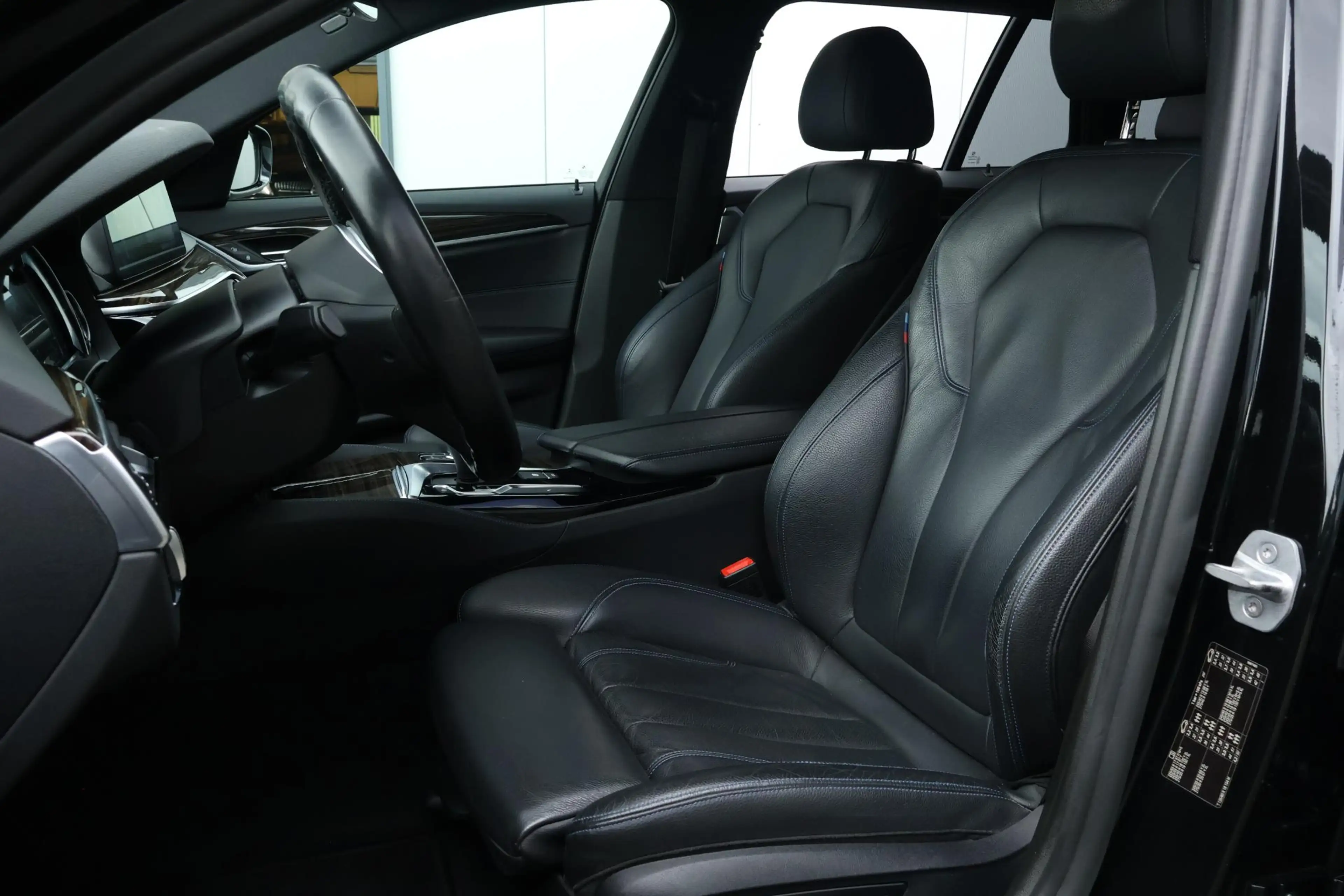 BMW 530 5-serie Touring 530i High Executive / M-Sport / St — photo 10