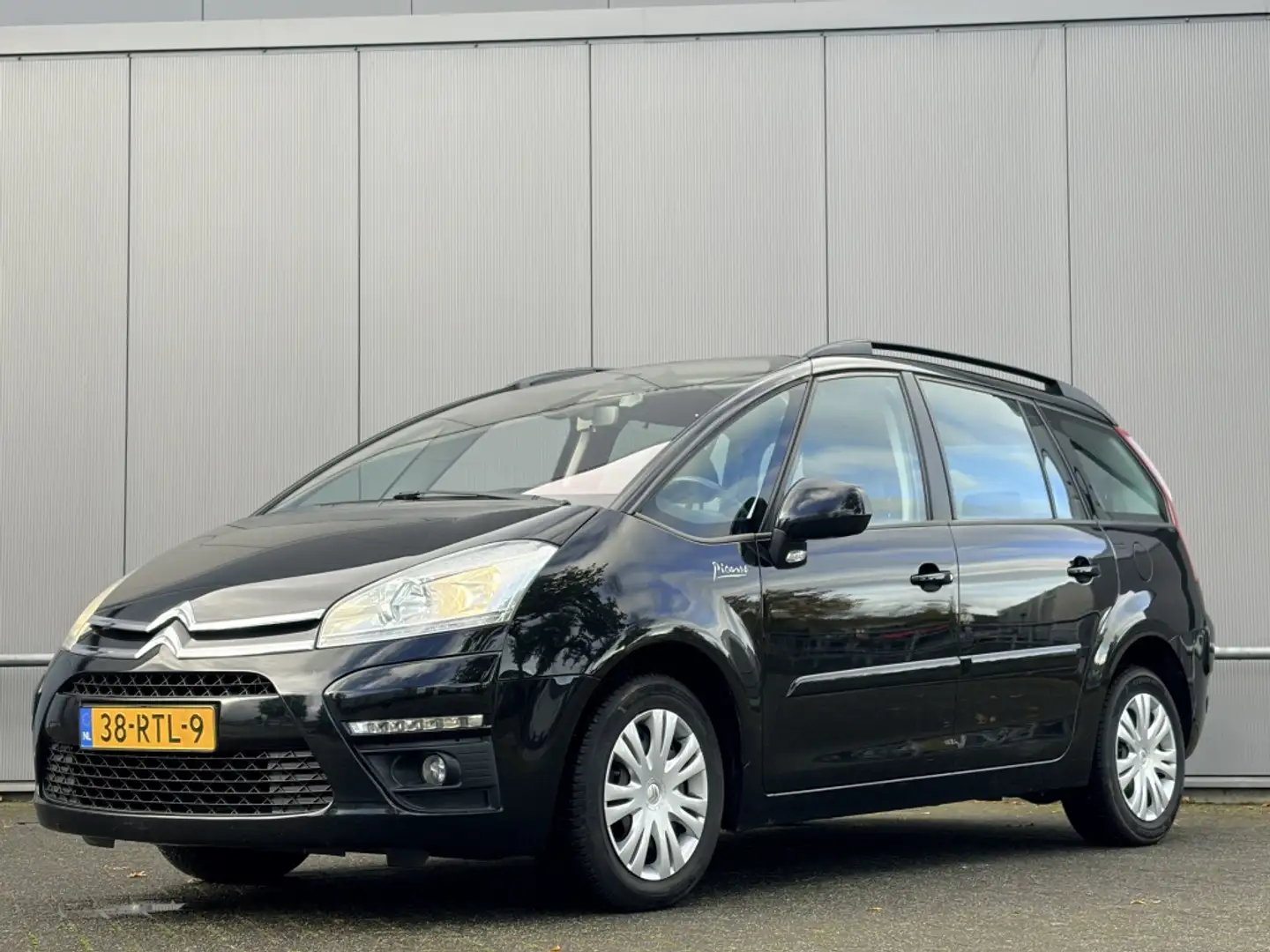 Citroen Grand C4 Picasso 1.6 VTi - 7persoons - airco - cruise - trekhaak - Zwart - 1