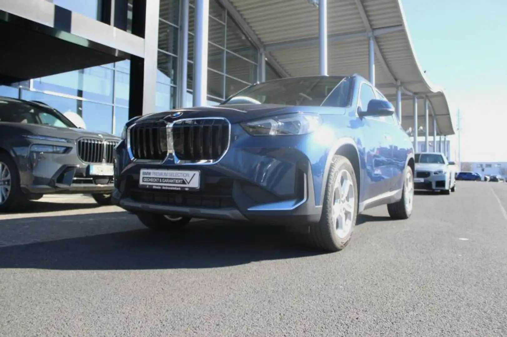 BMW X1 sDrive18d Glasdach. AHK. Navi Prof. Blauw - 2