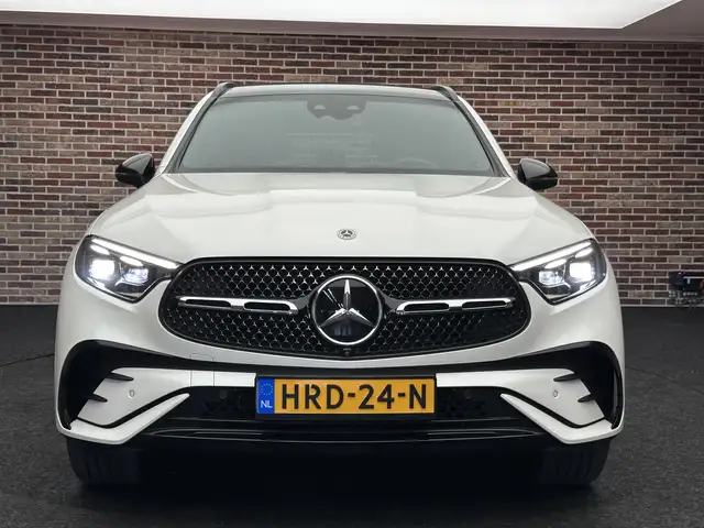 Mercedes-Benz GLC Class view 4