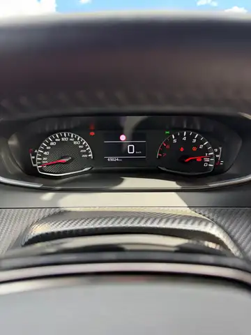Peugeot 208 view 6