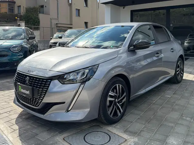 Peugeot 208 view 2