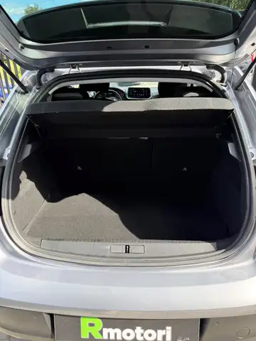 Peugeot 208 view 9