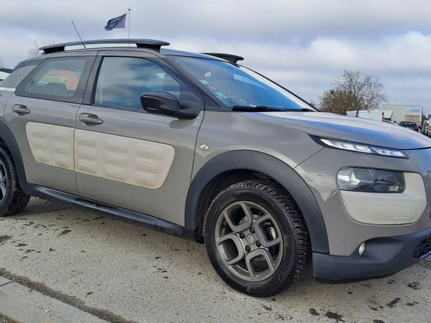 Citroen C4 Cactus 1.2 VTi 82 cv FEEL EDITION - 2