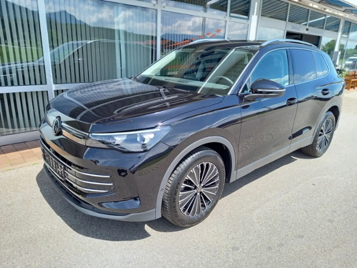 Volkswagen Tiguan Elegance MATRIX AHK 360° ACC SHZ Schwarz - 2