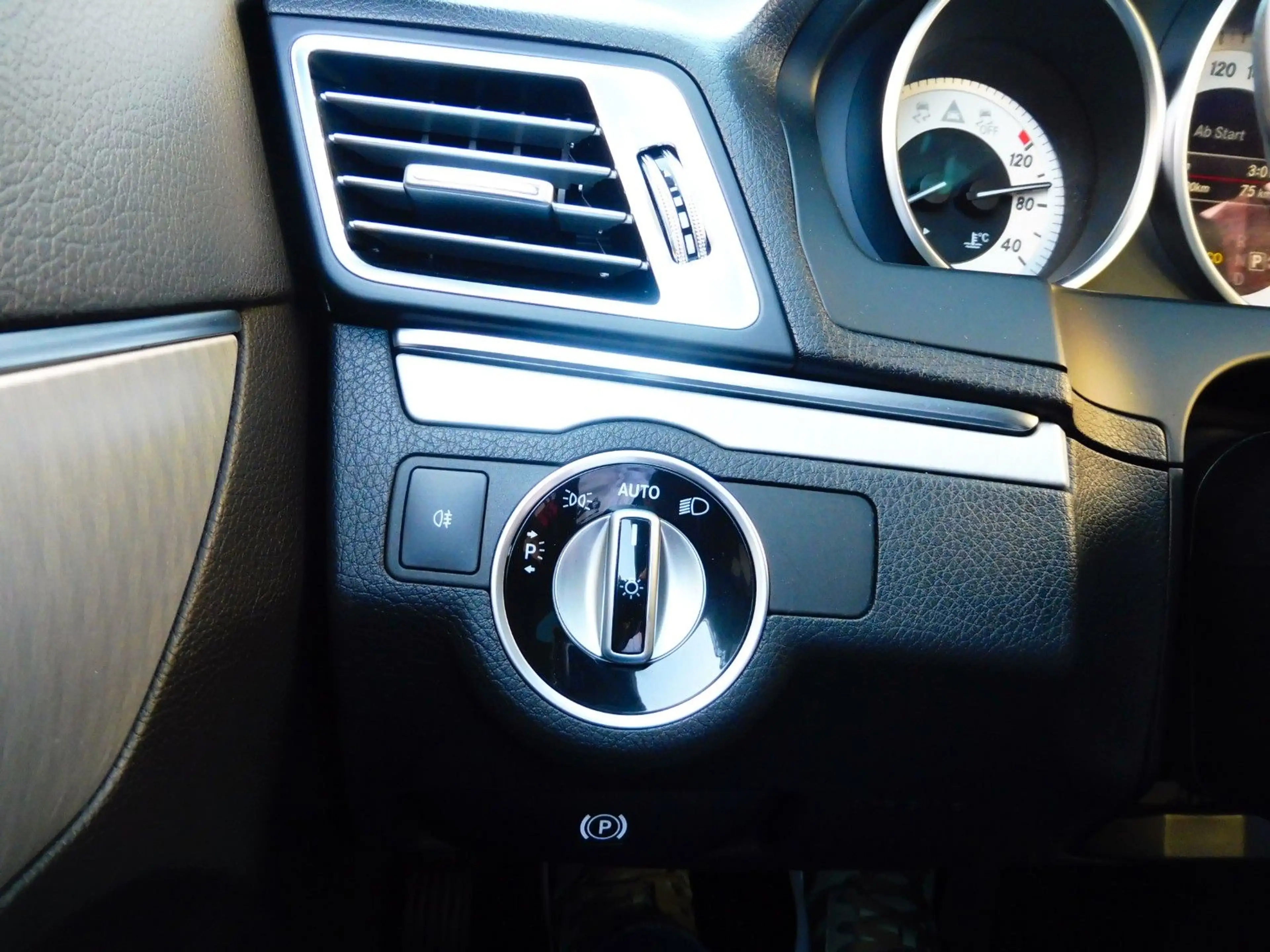 Mercedes-Benz E 200 E Coupe CGI Automatik — photo 13