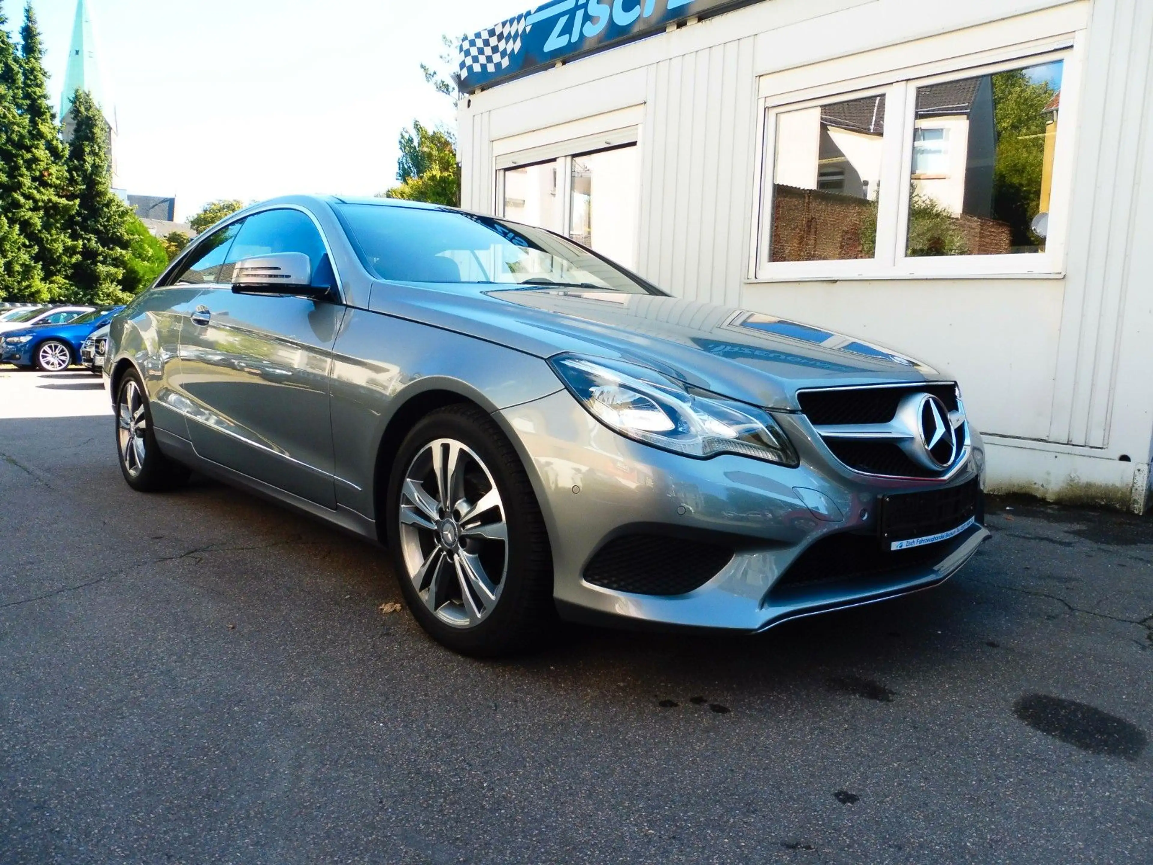 Mercedes-Benz E 200 E Coupe CGI Automatik — photo 3