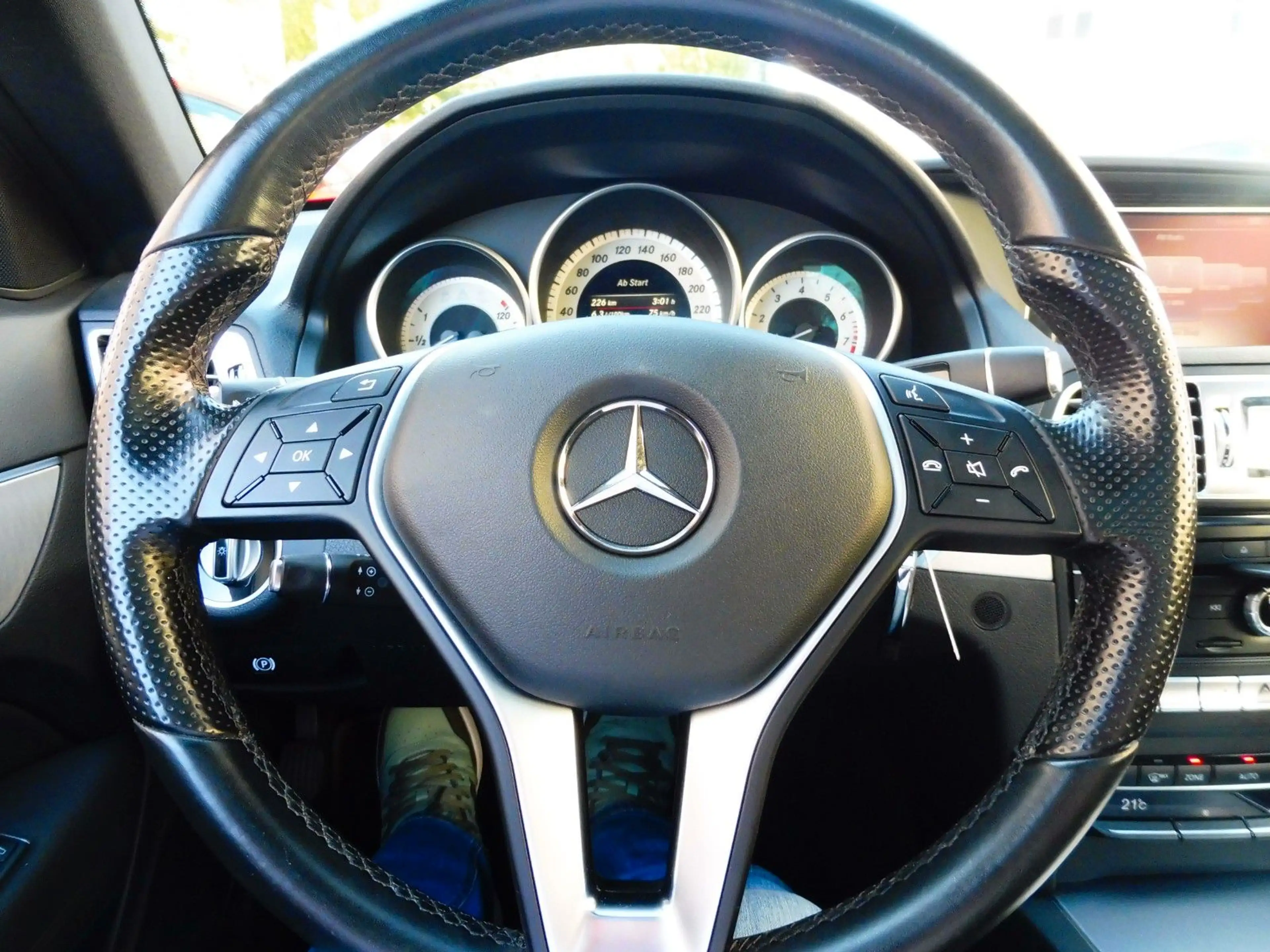 Mercedes-Benz E 200 E Coupe CGI Automatik — photo 14