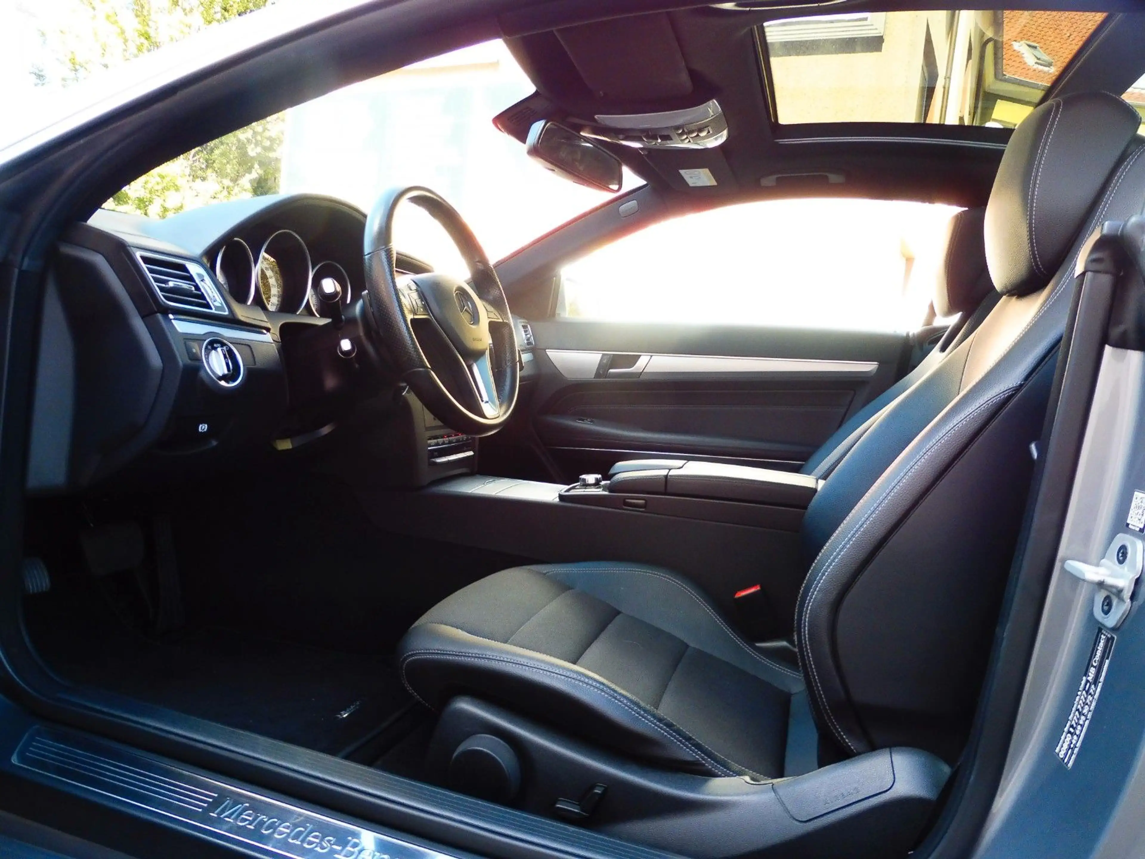Mercedes-Benz E 200 E Coupe CGI Automatik — photo 10
