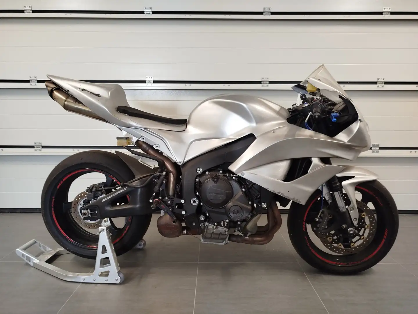 Honda CBR 600 Grau - 1