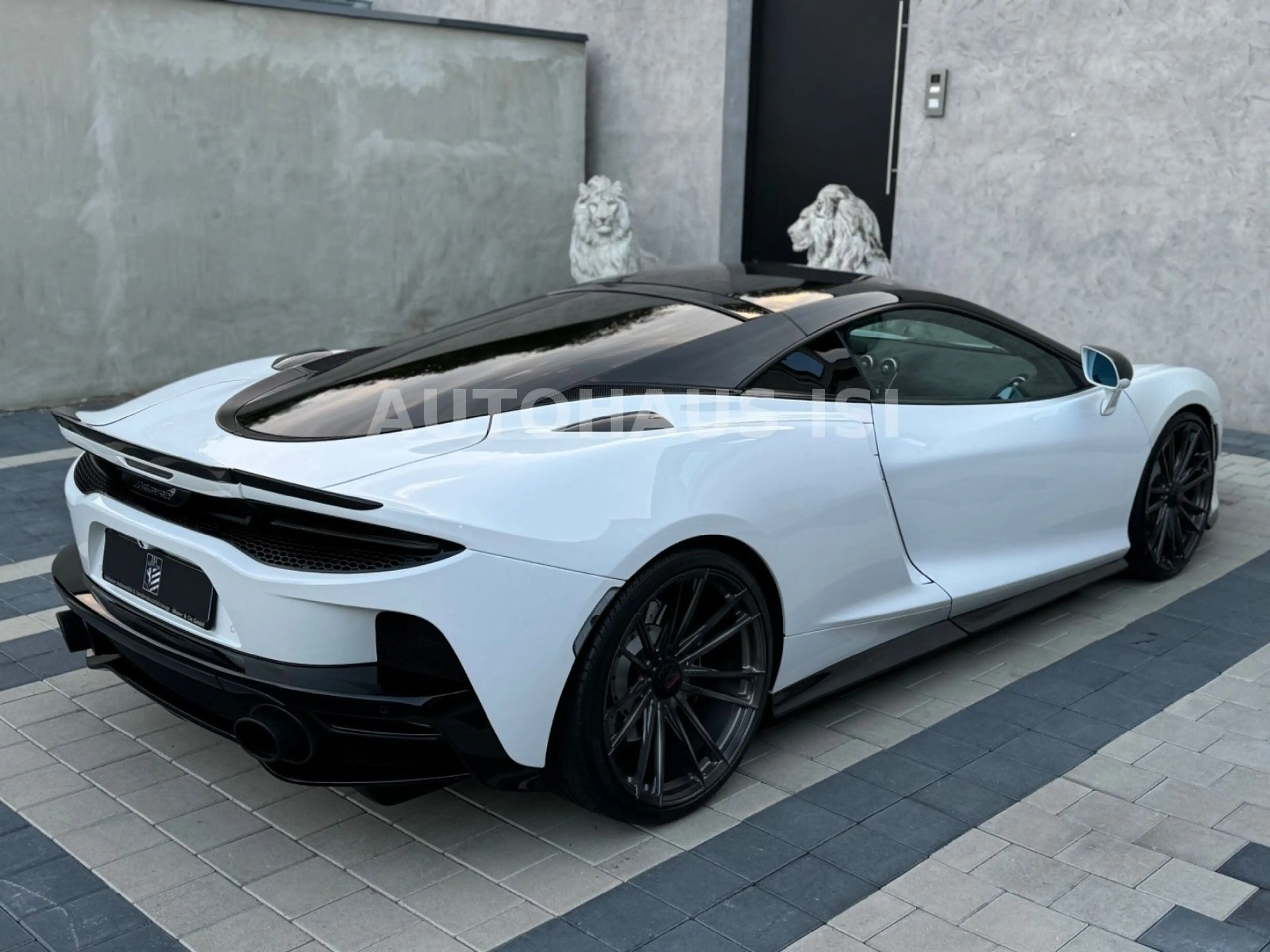 McLaren GT Made by NOVITEC, CARBON PACK, PANO — photo 9