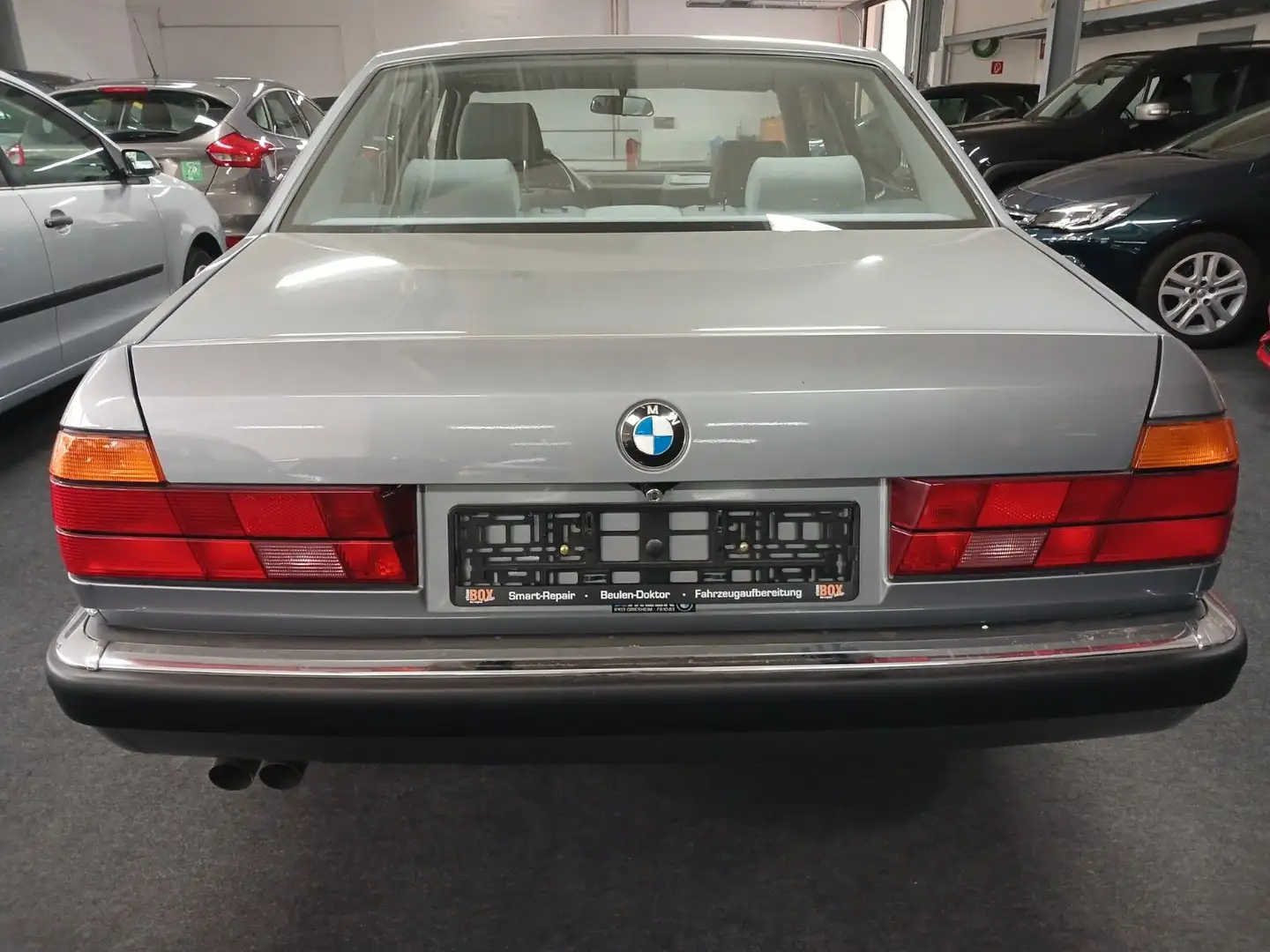 BMW 730 I Traumzustand H Kennz KLIMA SITZHEZUNG ORIG Gris - 2