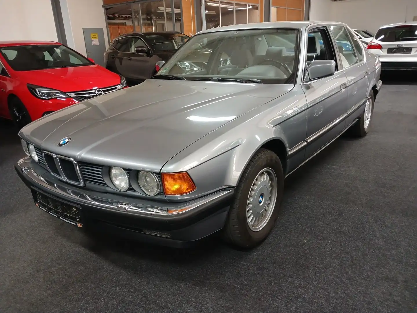 BMW 730 I Traumzustand H Kennz KLIMA SITZHEZUNG ORIG Gris - 1