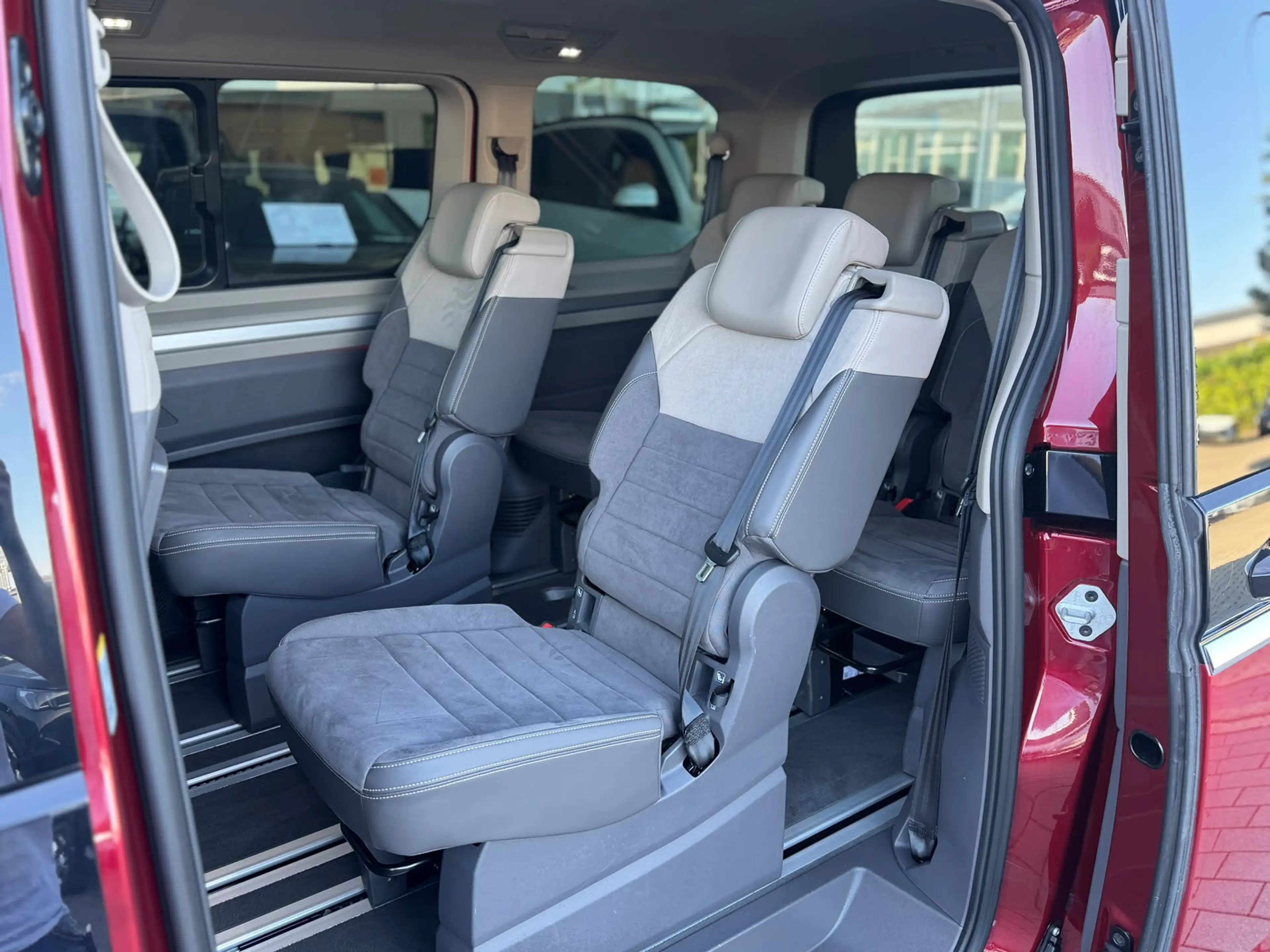 Volkswagen T7 Multivan L AHK°ACC°Stdhzg°HUP-behLK°18Z — photo 7