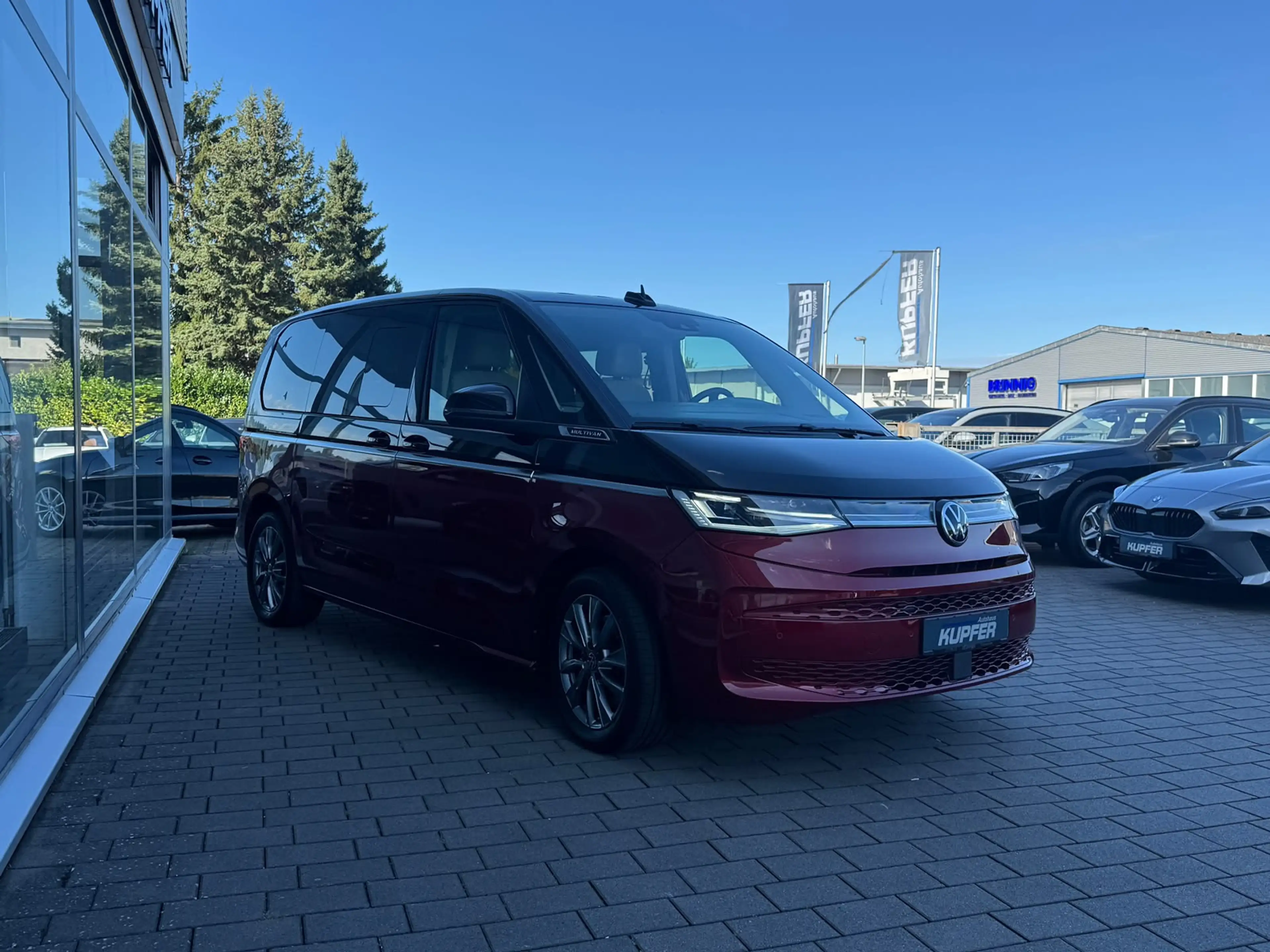 Volkswagen T7 Multivan L AHK°ACC°Stdhzg°HUP-behLK°18Z — photo 2