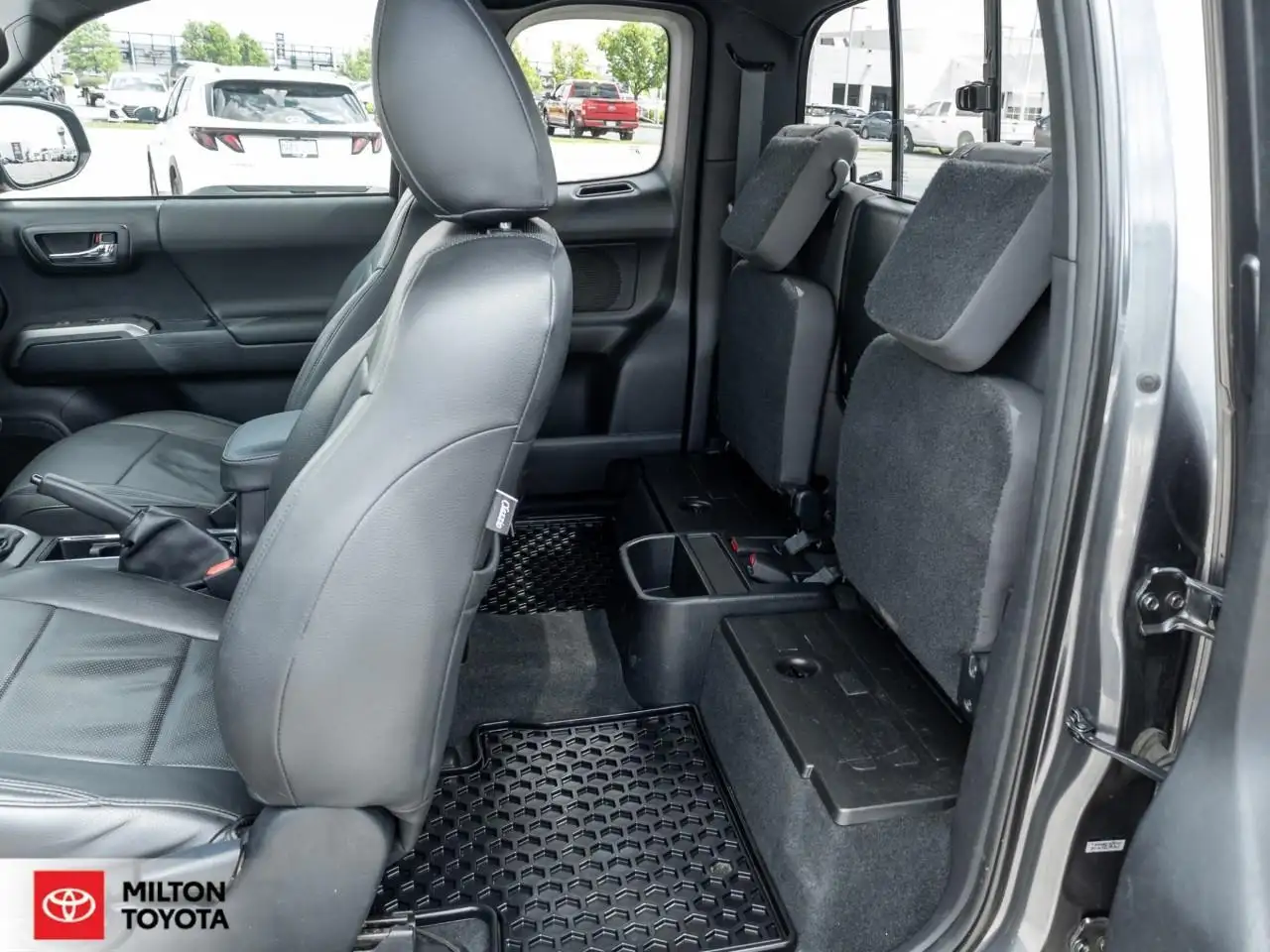 Toyota Tacoma снимка Toyota Tacoma