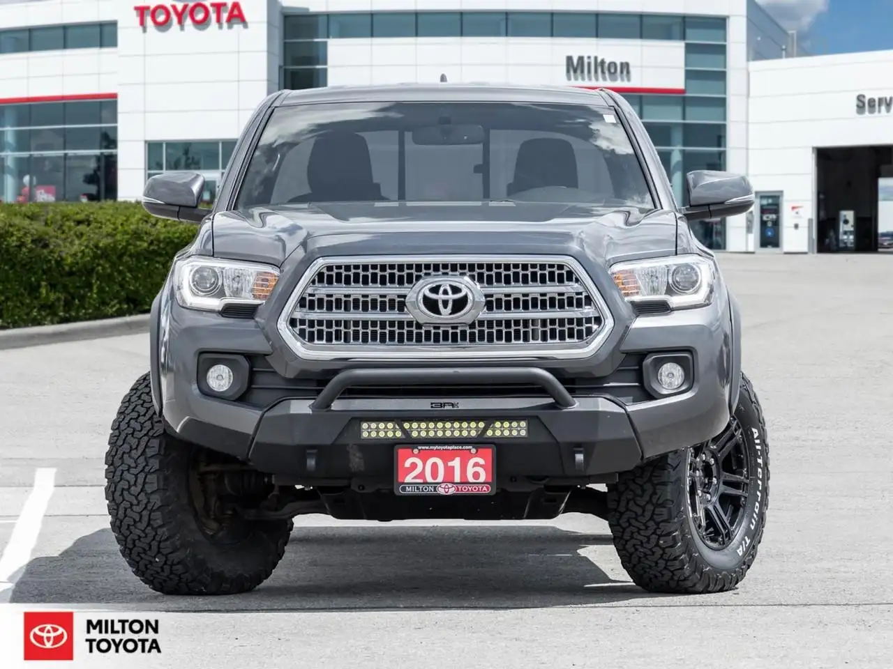 Toyota Tacoma снимка Toyota Tacoma
