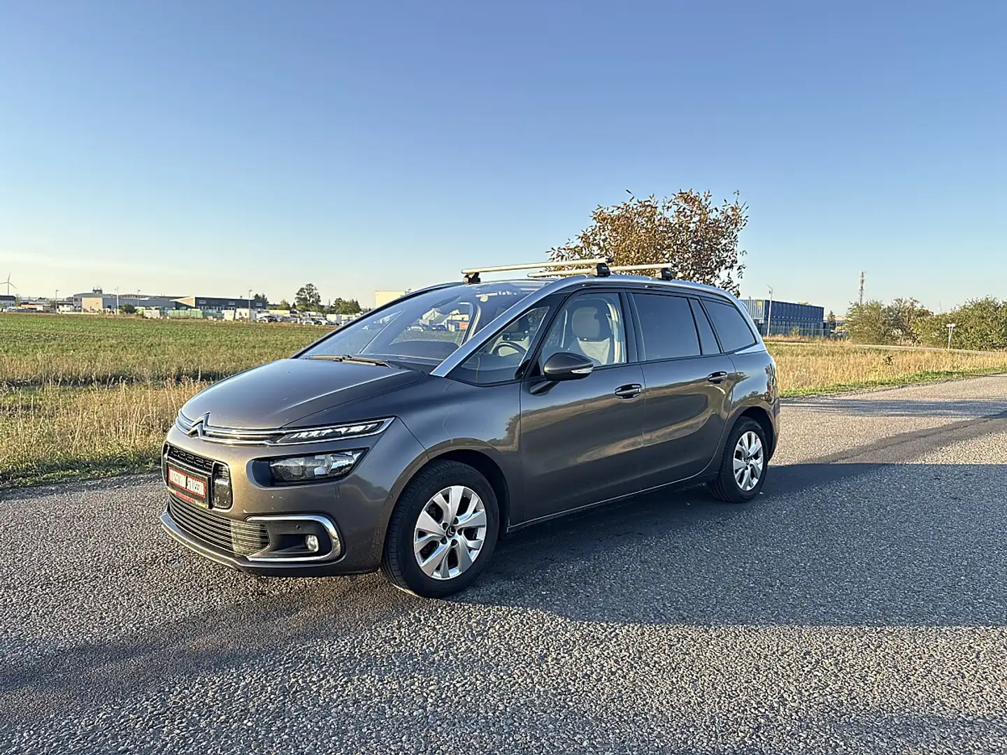 Citroen Grand C4 Picasso BlueHDI 120 S&S 6-Gang Shine Grau - 2