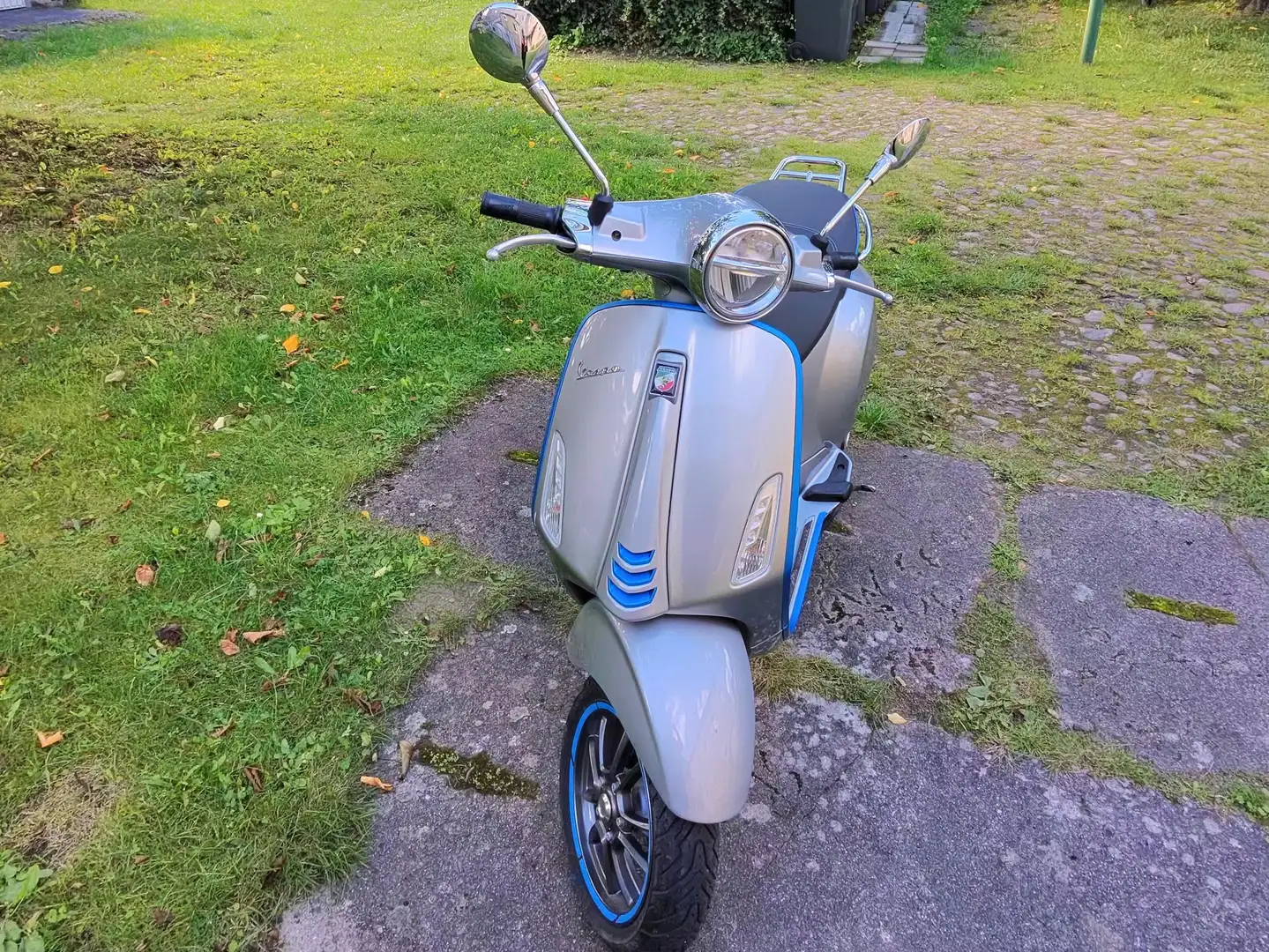 Vespa Elettrica 45 km/h Srebrny - 2