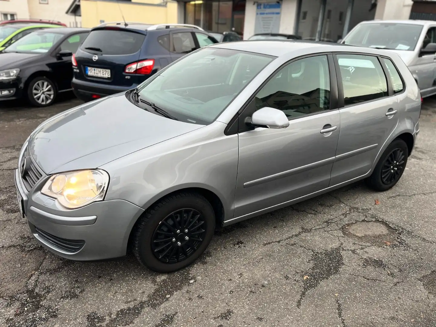 Volkswagen Polo IV Trendline*2.Hd*SHZ* Grau - 1
