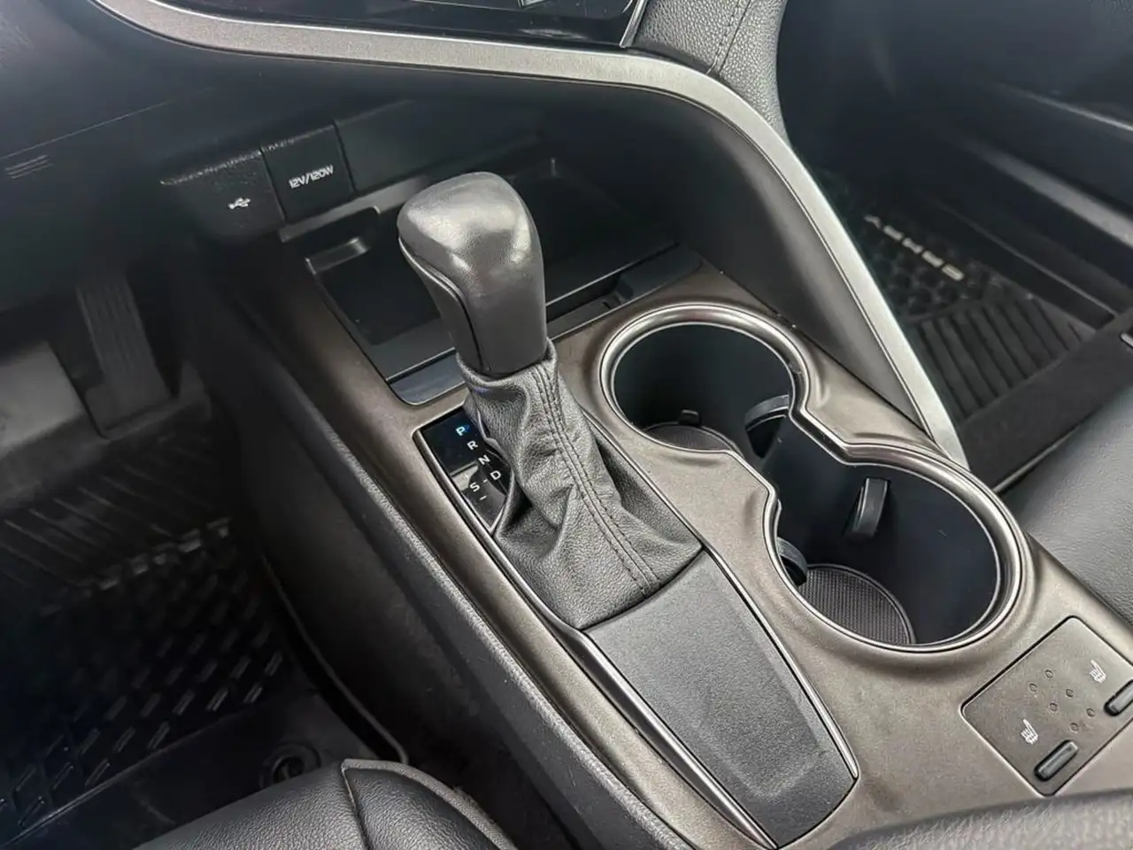 Toyota Camry снимка Toyota Camry