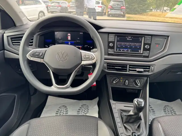 Volkswagen Polo view 11
