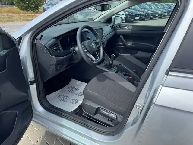 Volkswagen Polo view 9