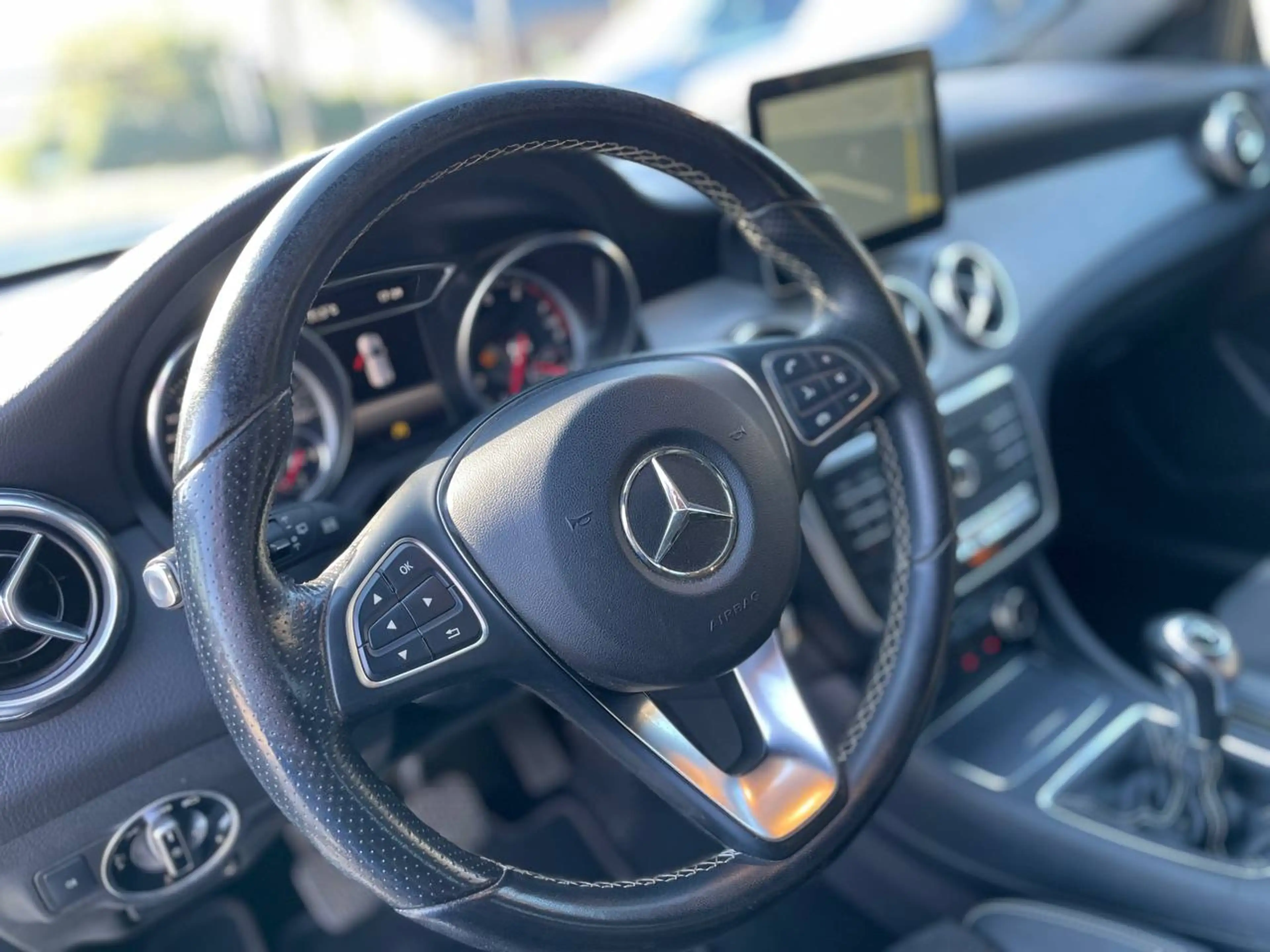 Mercedes-Benz GLA 180 Benzine/Clima/Navi/Camera/Garantie/*** — photo 12
