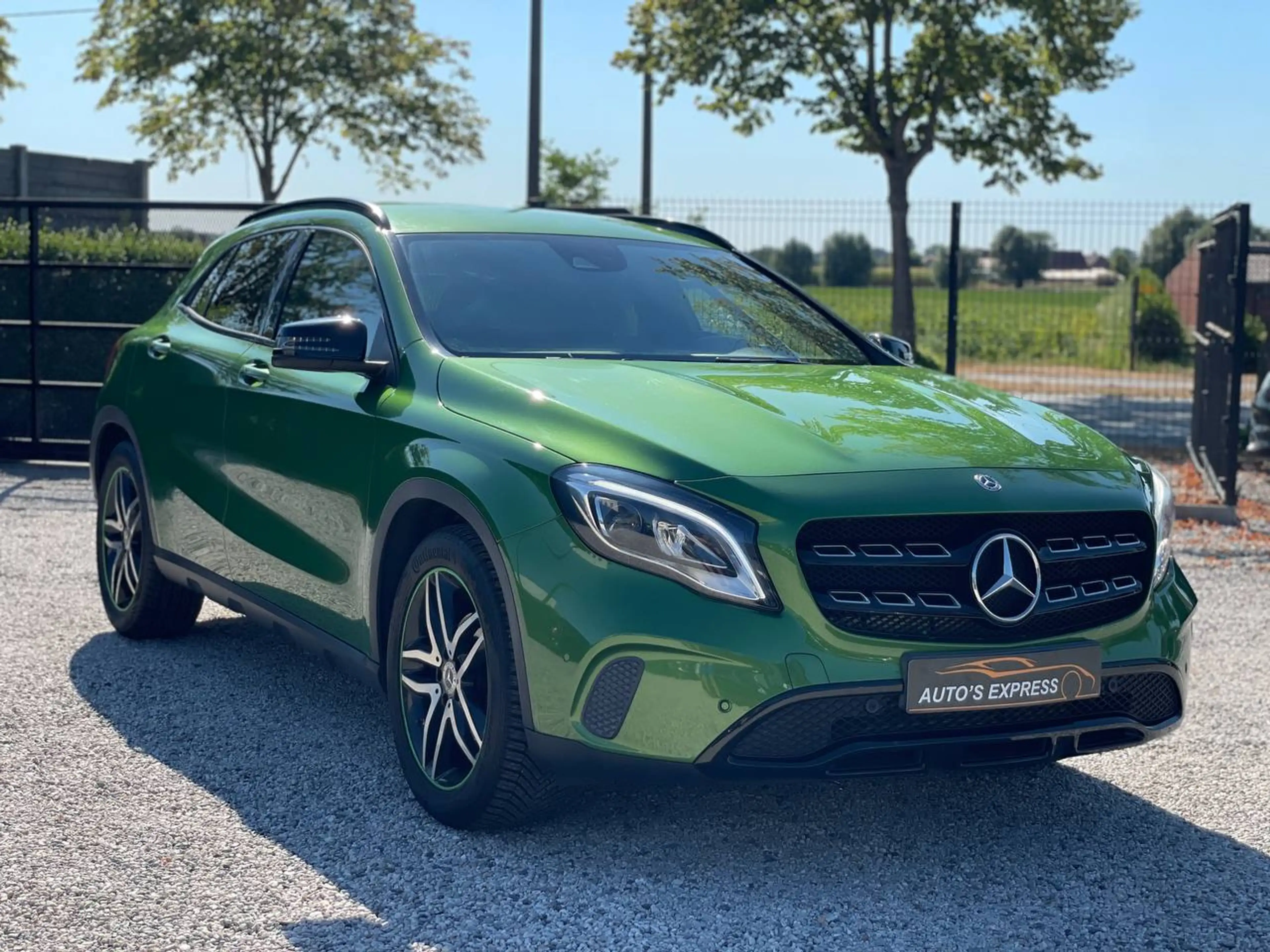 Mercedes-Benz GLA 180 Benzine/Clima/Navi/Camera/Garantie/***