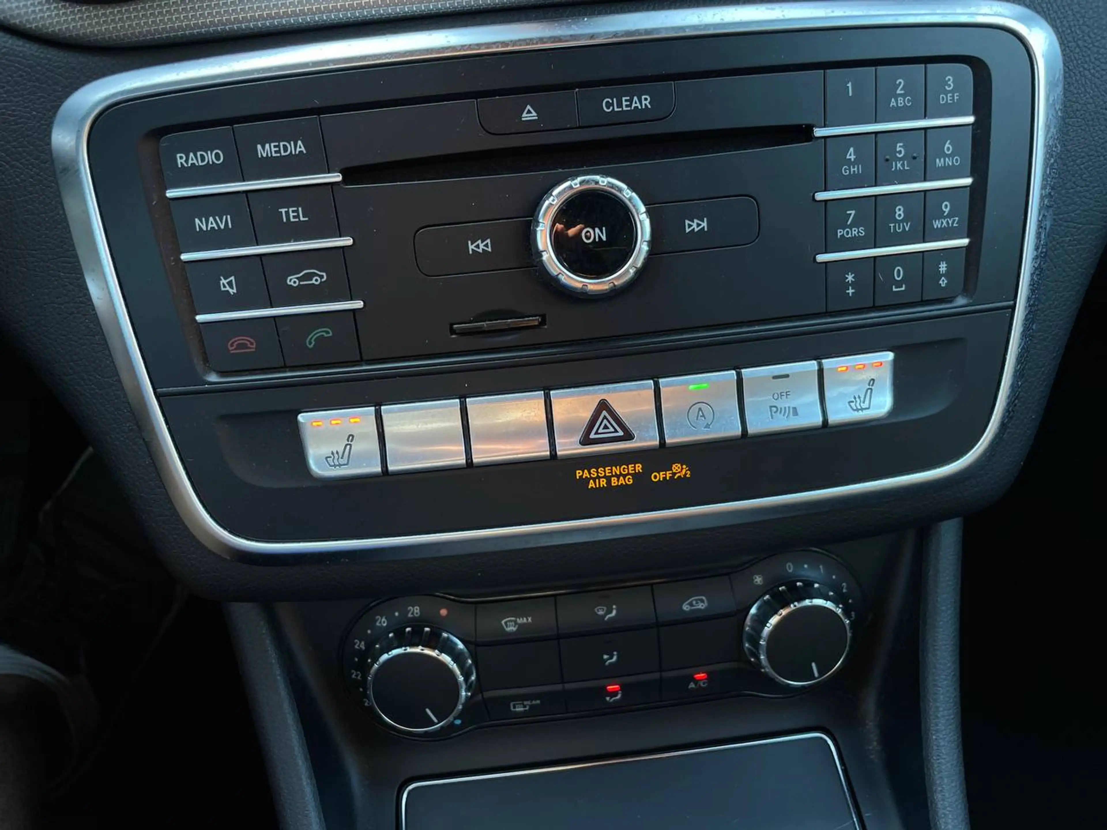Mercedes-Benz GLA 180 Benzine/Clima/Navi/Camera/Garantie/*** — photo 14